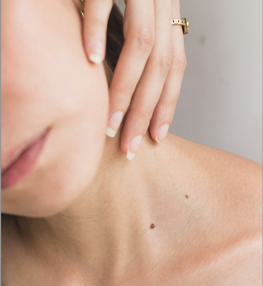 Pharmacist’s Hack: How to Remove Milia & Skin Tags at Home